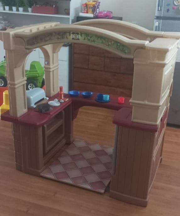 Step2 Grand Walk In Kitchen