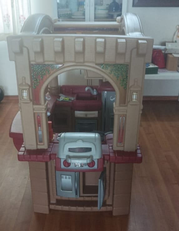 Step2 Grand Walk In Kitchen