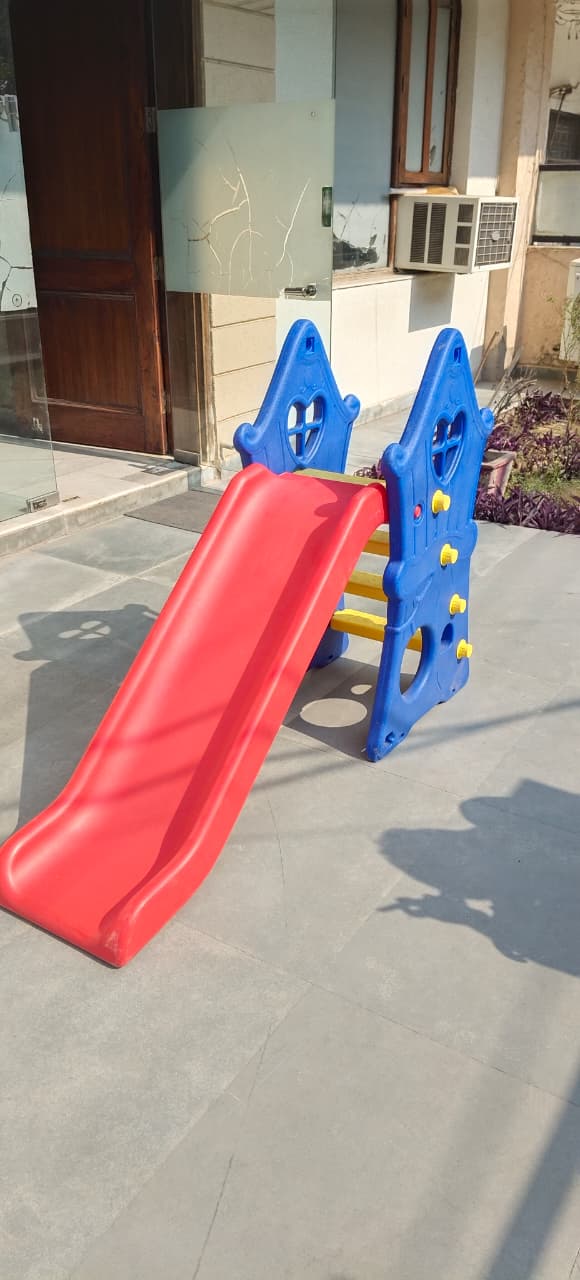 Hut Shape Slide